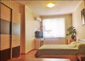 1 chambre Tsentar, Varna 1