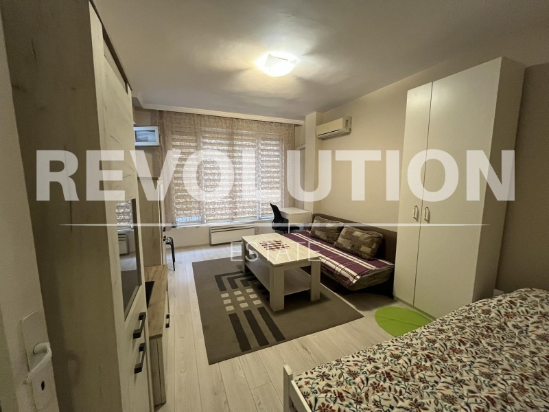 Дава под нем  3-стаен, град Варна, ЖП Гара •  500 EUR • ID 83846201 — holmes.bg - [1] 