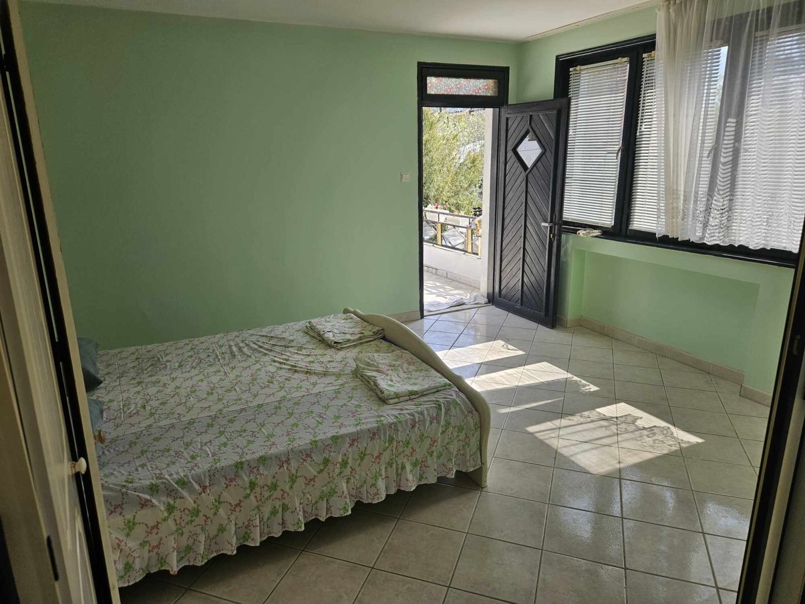 Дава под наем 2-СТАЕН, гр. Варна, м-т Евксиноград, снимка 4 - Апартаменти - 53915146