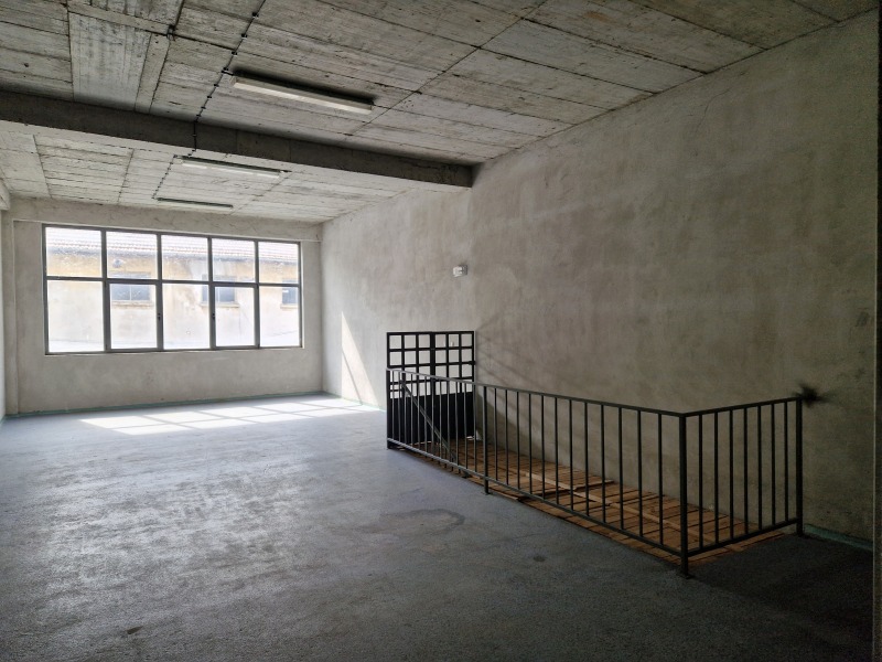 Da affittare  Magazzinaggio Pleven , Industrialna zona - Zapad , 80 mq | 83363963 - Immagine [2]