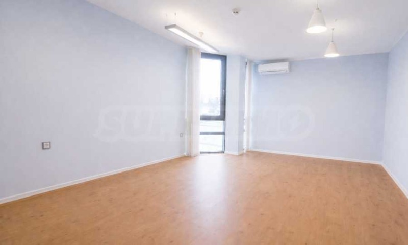 Дава под Наем ОФИС в град Пловдив, Център - 100 кв.м / 580 € » 1 134.38 лв., СУПРИММО ПЛОВДИВ
