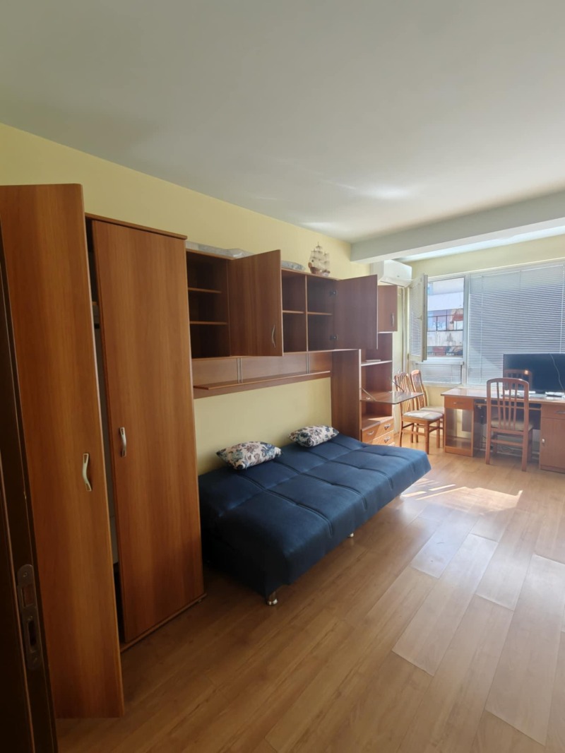 Издаје се  Студио Софија , Центар , 35 м2 | 16469936