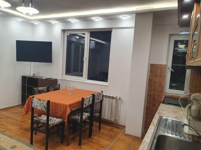 Дава под наем 3-СТАЕН, гр. София, Оборище, снимка 3 - Апартаменти - 53593028