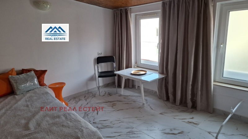 K pronájmu  Podkroví Sofia , Centar , 25 m2 | 49811169 - obraz [2]