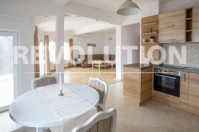 Casa m-t Alen mac, Varna