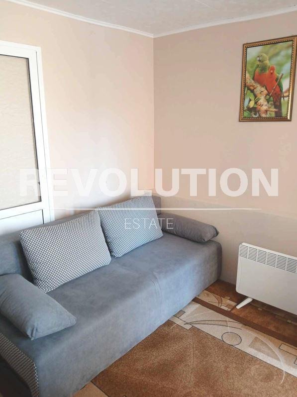 Дава под нем  2-стаен, град Варна, Левски 1 •  300 EUR • ID 40801228 — holmes.bg - [1] 