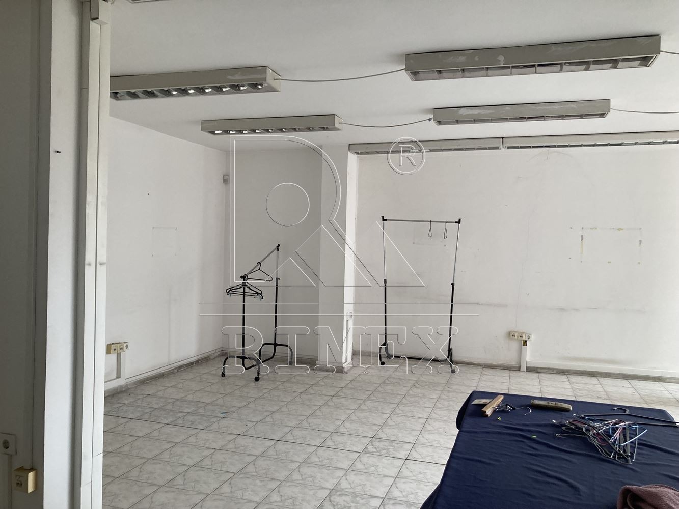 Дава под наем ОФИС, гр. Пловдив, Център, снимка 2 - Офиси - 42637393