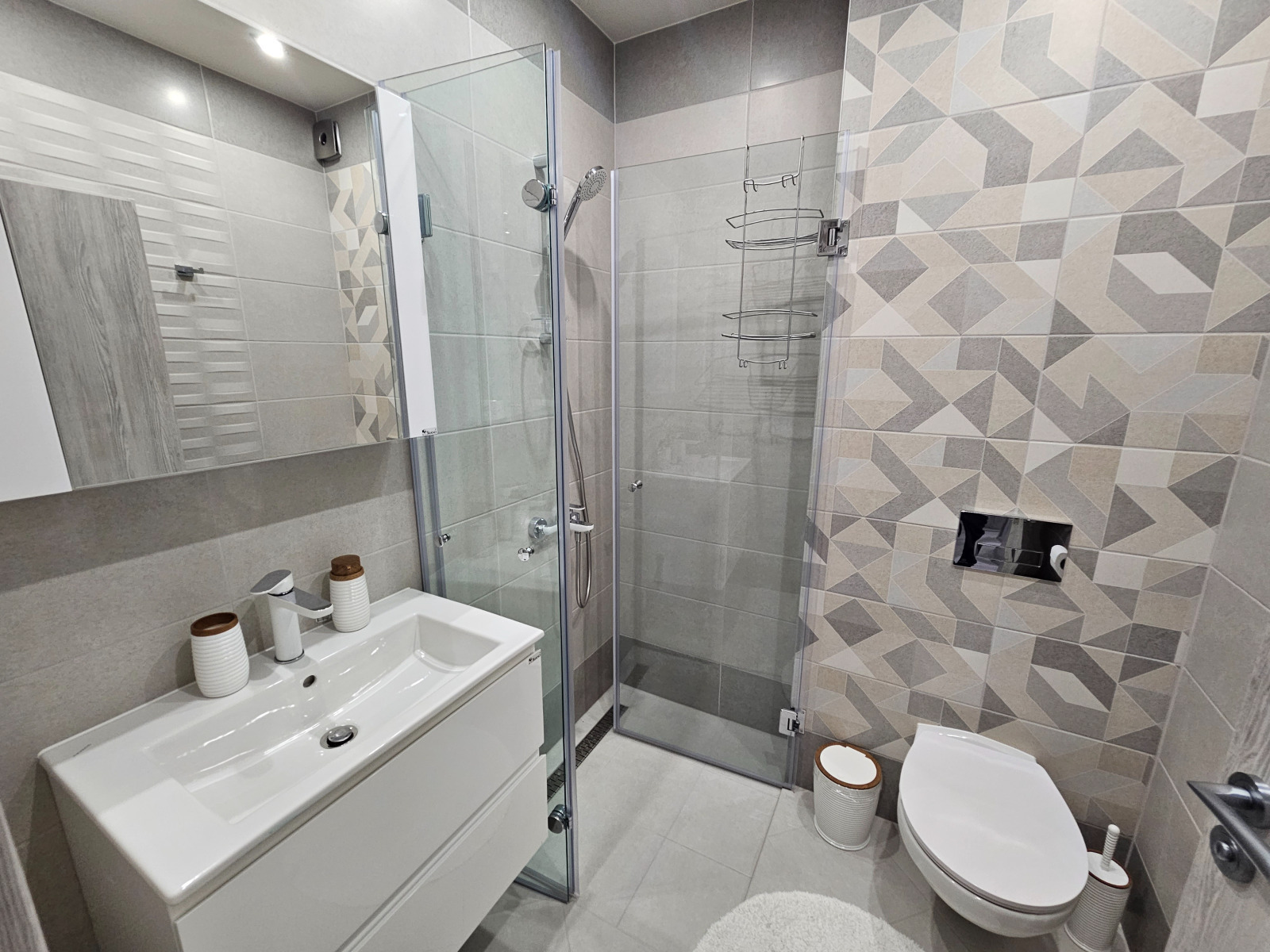 Дава под наем 2-СТАЕН, гр. Пловдив, Христо Смирненски, снимка 8 - Апартаменти - 52986090