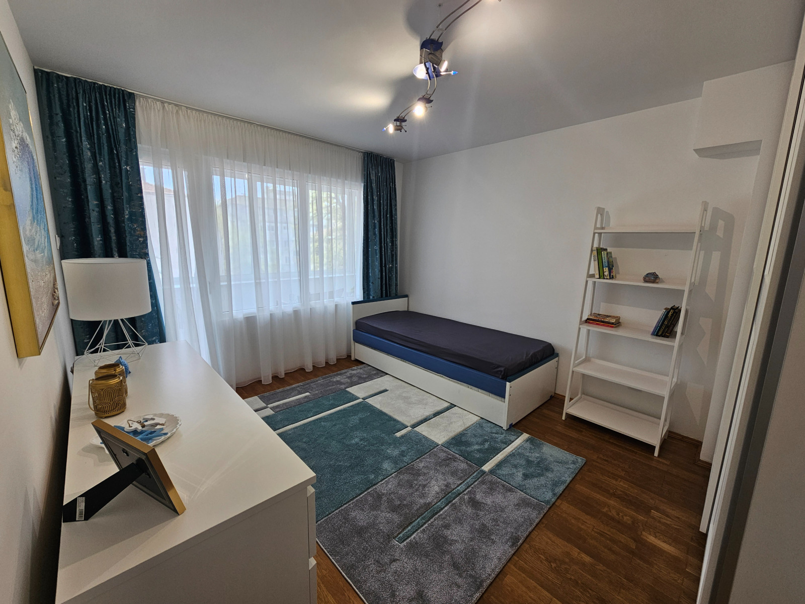 Дава под наем 3-СТАЕН, гр. Варна, Централна поща, снимка 16 - Апартаменти - 54340902