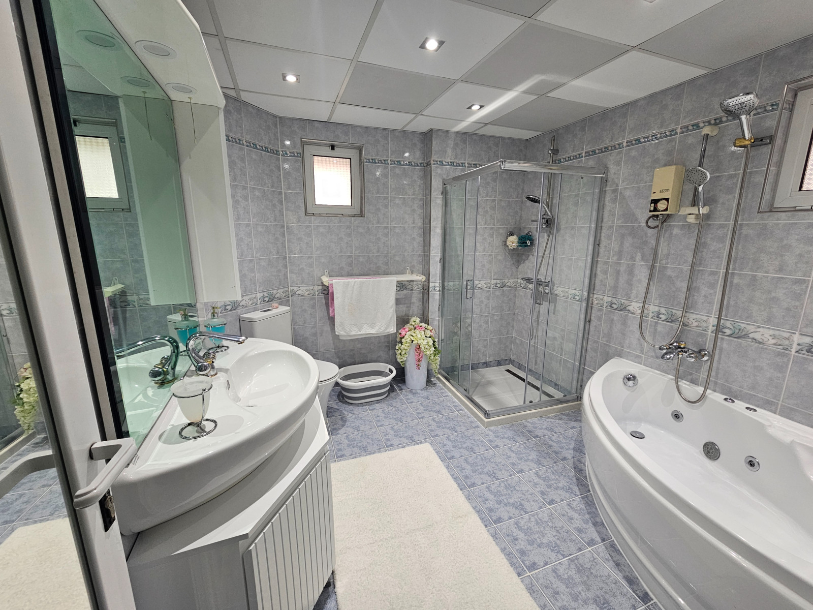 Дава под наем 3-СТАЕН, гр. Варна, Централна поща, снимка 17 - Апартаменти - 54340902