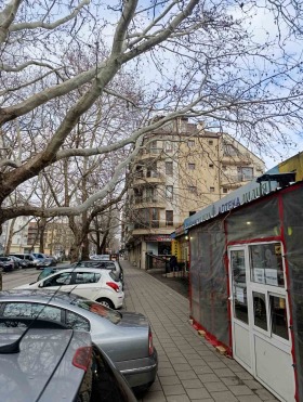 Parcheggio Bazar Lewski, Warna 1