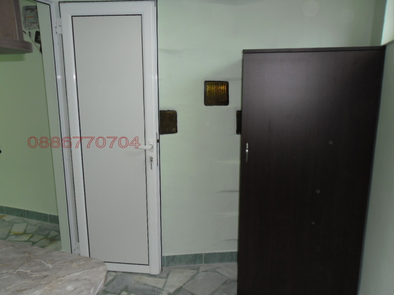 Дава под наем ОФИС, гр. Добрич, ЖП Гара, снимка 5 - Офиси - 52780426