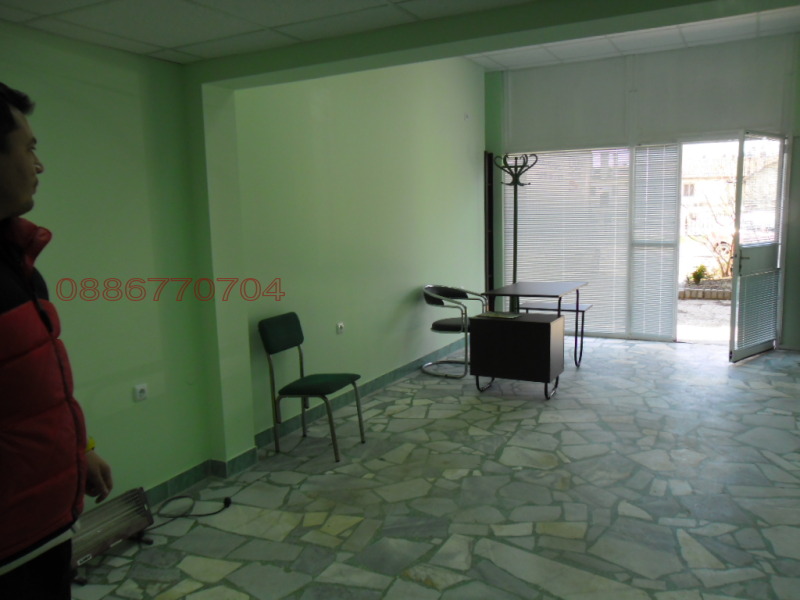 Дава под наем ОФИС, гр. Добрич, ЖП Гара, снимка 8 - Офиси - 52780426