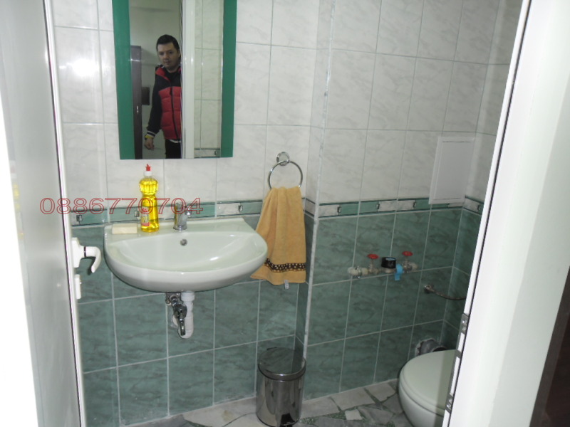 Дава под наем ОФИС, гр. Добрич, ЖП Гара, снимка 7 - Офиси - 52780426