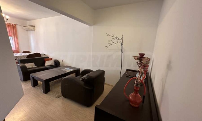 Zu vermieten  3 Schlafzimmer Warna , Zentar , 120 qm | 21995773 - Bild [6]