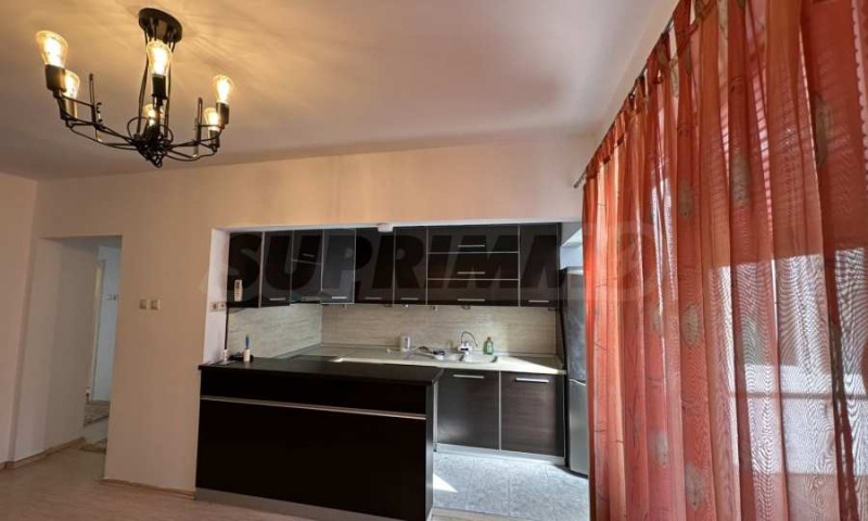 Zu vermieten  3 Schlafzimmer Warna , Zentar , 120 qm | 21995773 - Bild [3]
