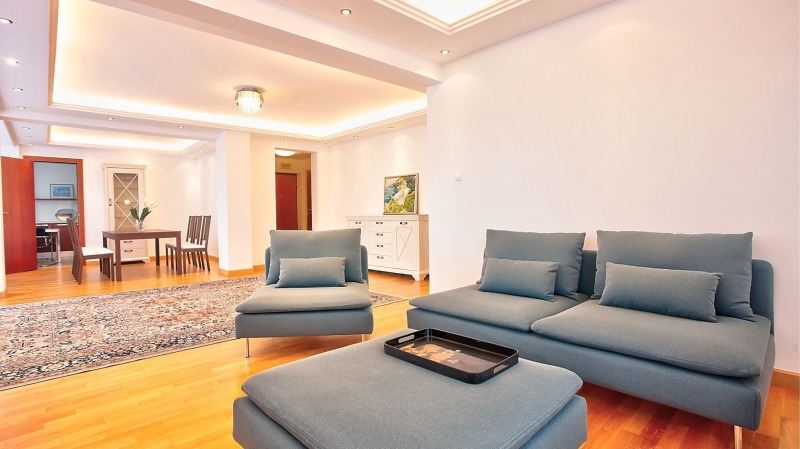 Kiralık  3 yatak odası Sofia , Iztok , 180 metrekare | 18769454