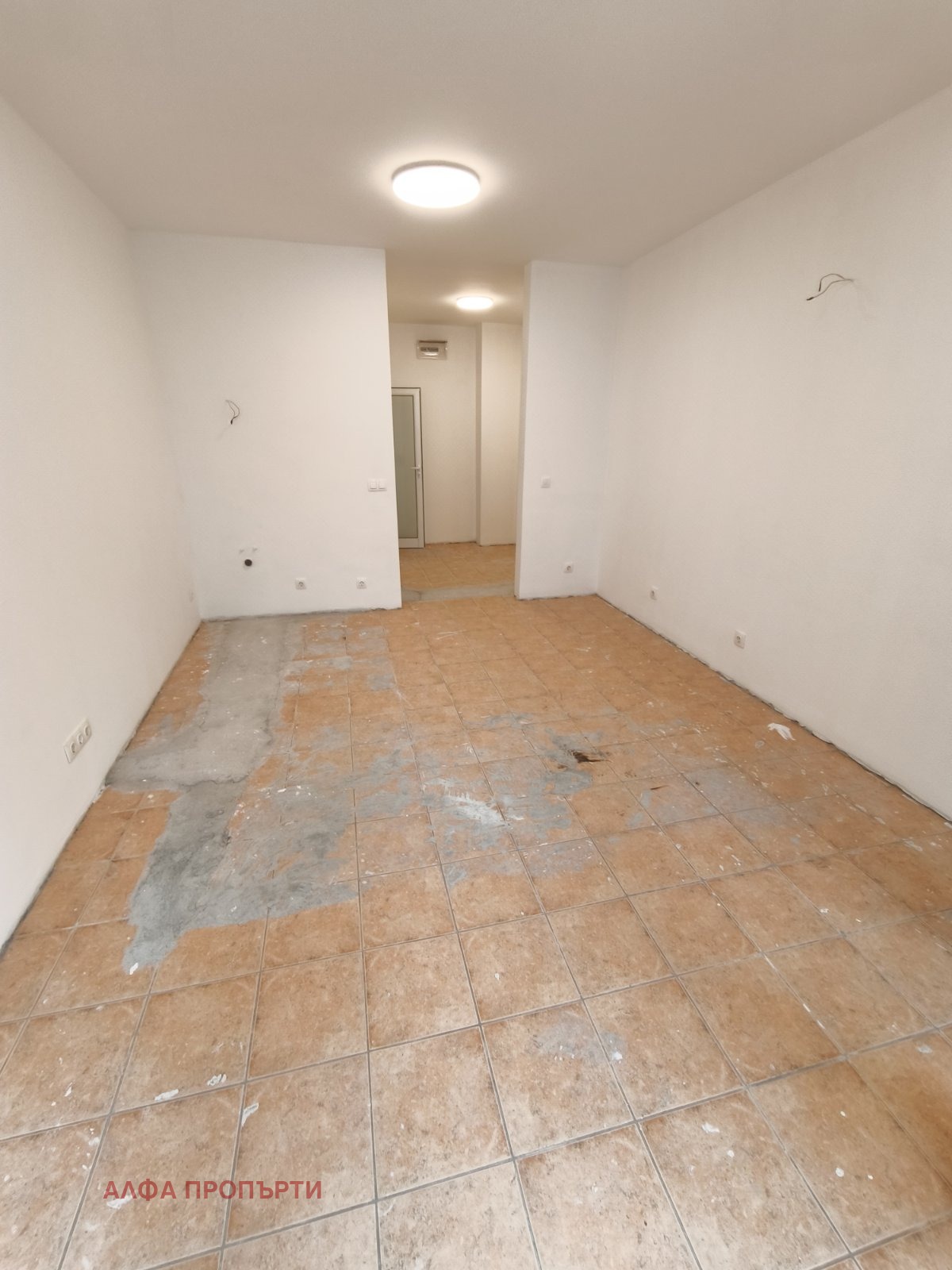 Дава под наем МАГАЗИН, гр. София, Медицинска академия, снимка 2 - Магазини - 53963158