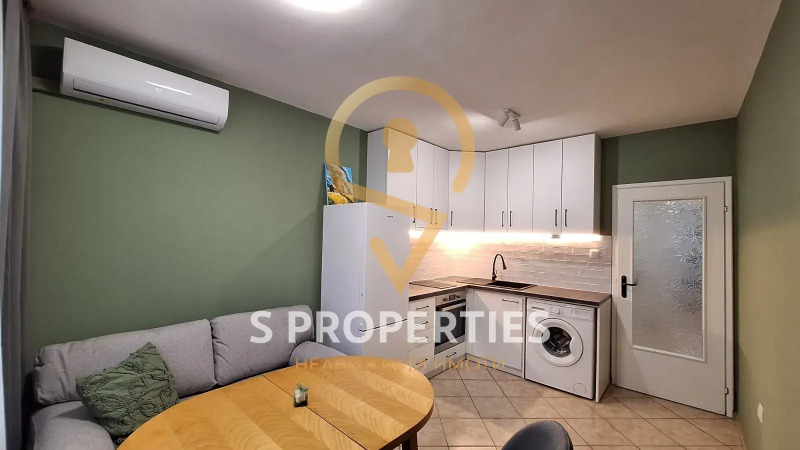 Дава под нем  3-стаен, град Варна, Зимно кино Тракия •  700 € • ID 54581578 — holmes.bg - [1] 