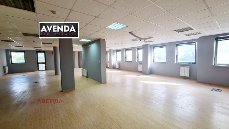 En renta  Oficina Sofia , Druzhba 2 , 203 metros cuadrados | 84300365