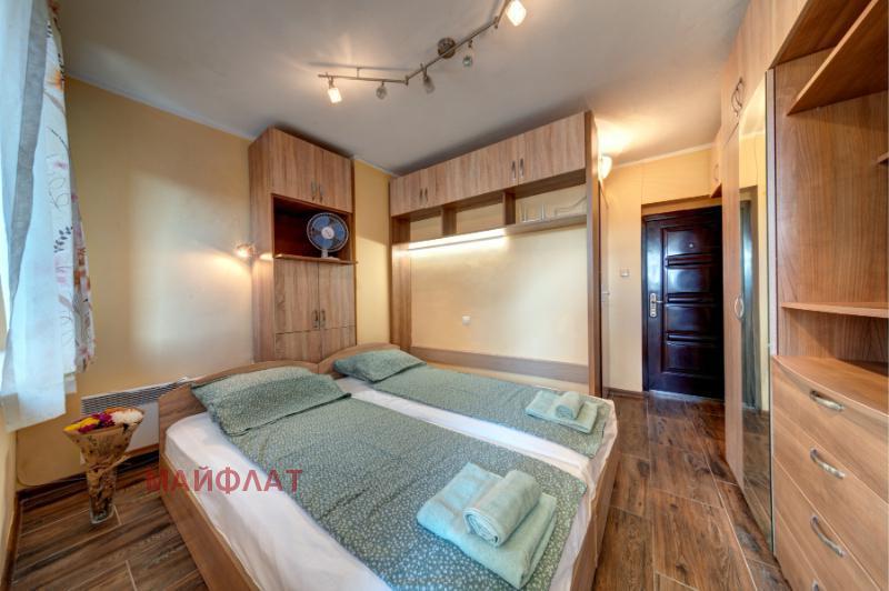 Do wynajęcia  Studio Burgas , Centar , 18 mkw | 89794746