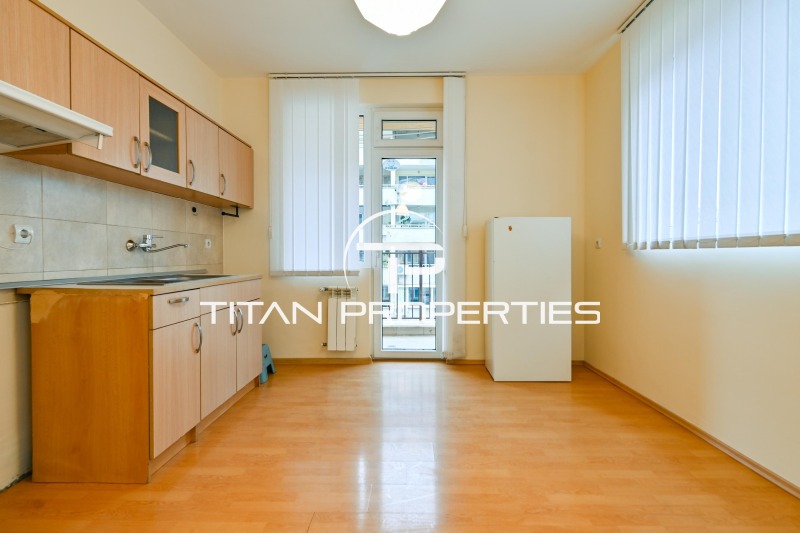 A louer  2 chambres Sofia , Mladost 1 , 106 m² | 17725871