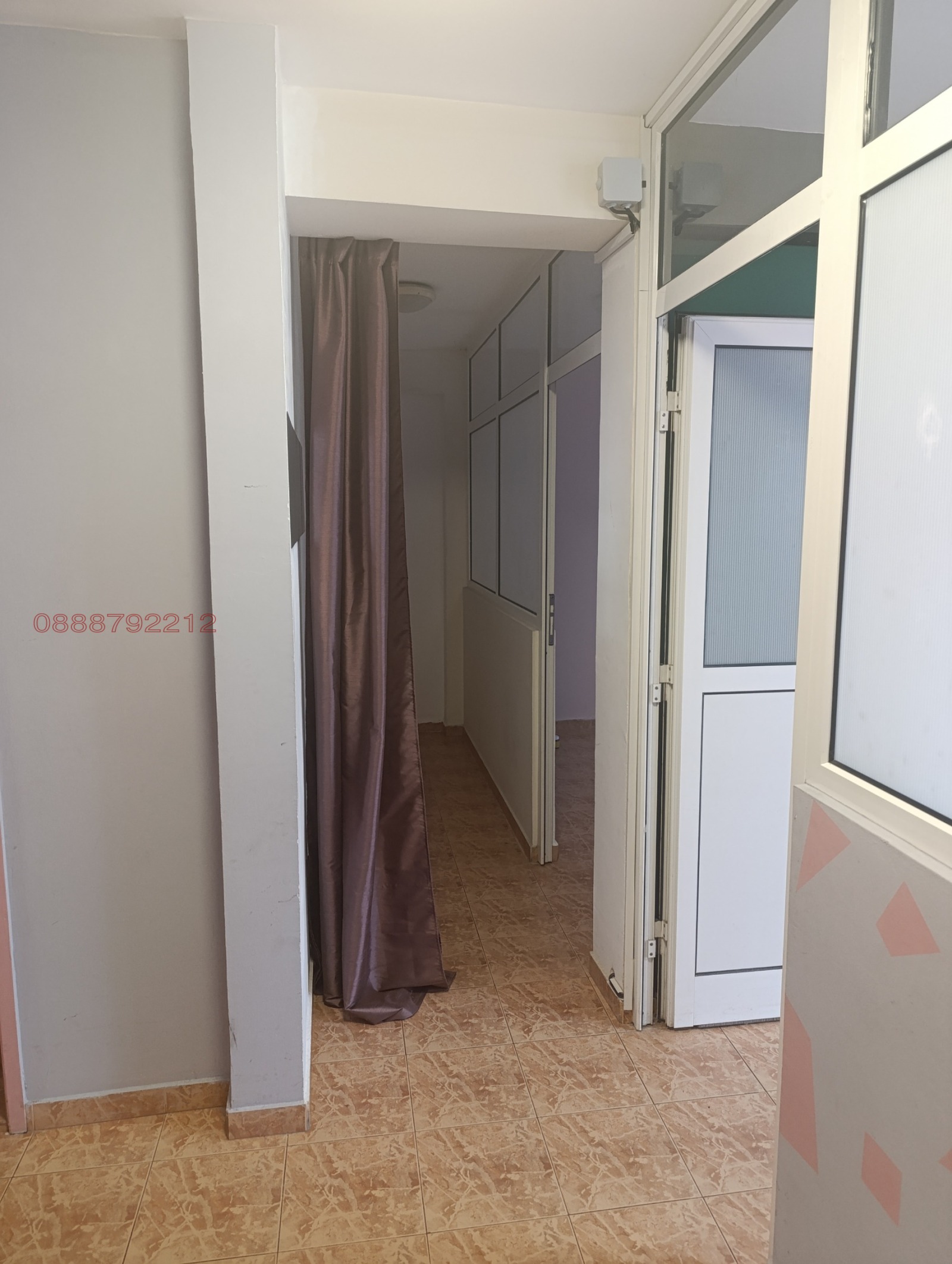Дава под наем ОФИС, гр. Велико Търново, Център, снимка 6 - Офиси - 56085911