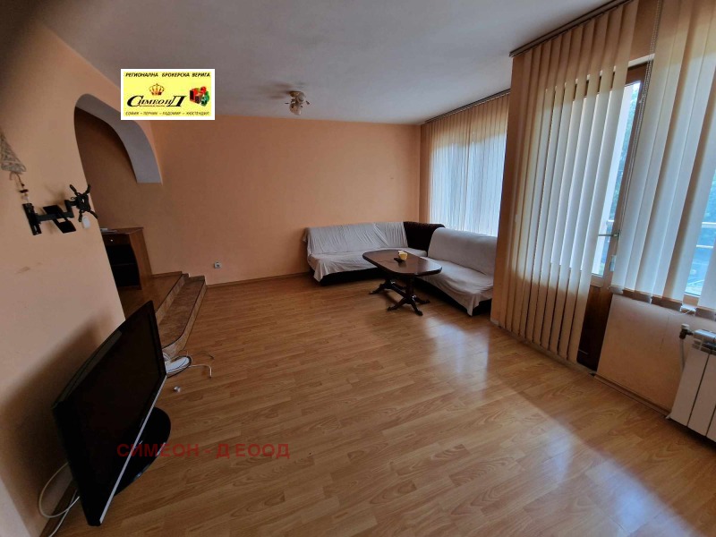 Дава под Наем 3-СТАЕН в град Кюстендил, Център - 107 кв.м / 350 € » 684.54 лв., СИМЕОН - Д ЕООД