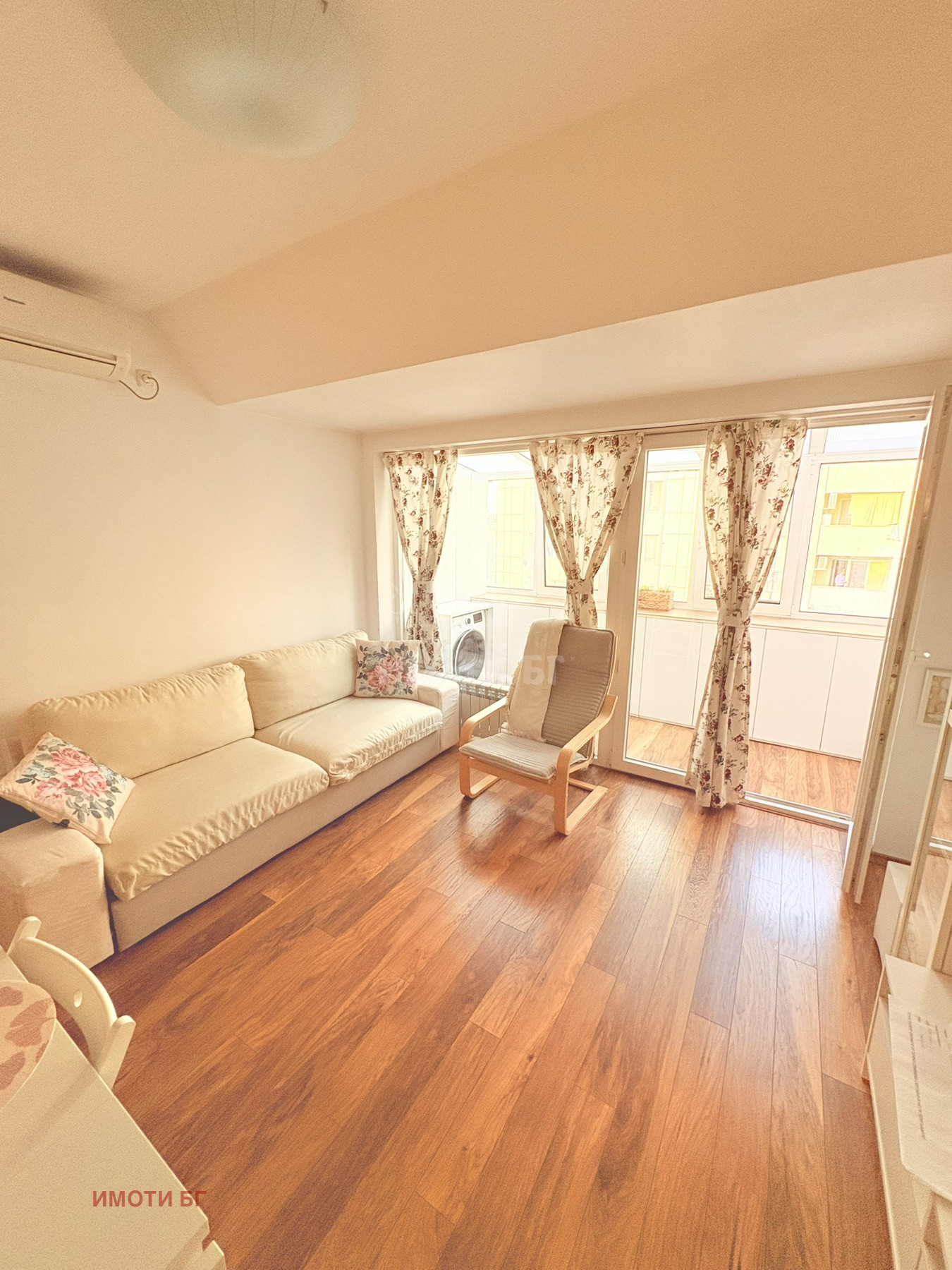 Дава под наем 3-СТАЕН, гр. София, Гоце Делчев, снимка 2 - Апартаменти - 53794204