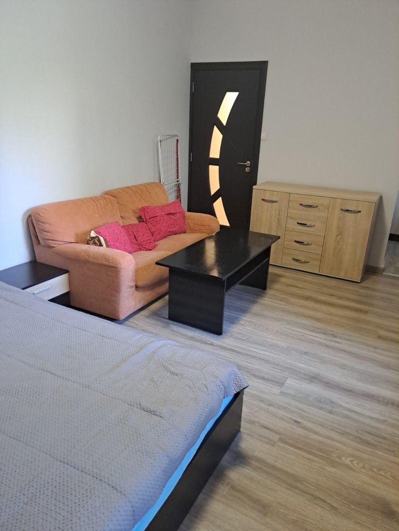 Дава под наем  1-стаен град Пловдив , Тракия , 40 кв.м | 54955889