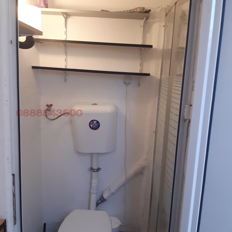 Дава под наем АТЕЛИЕ, ТАВАН, гр. София, Център, снимка 2 - Апартаменти - 52779575