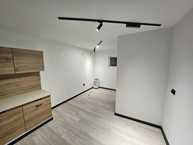 Дава под наем ОФИС, гр. Пловдив, Център, снимка 8 - Офиси - 53488768