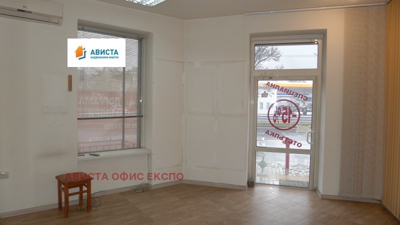 Дава под наем МАГАЗИН, гр. София, Център