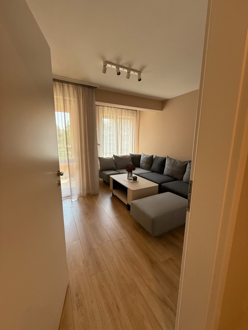 K pronájmu  1 ložnice Sofia , Borovo , 64 m2 | 52855609 - obraz [2]