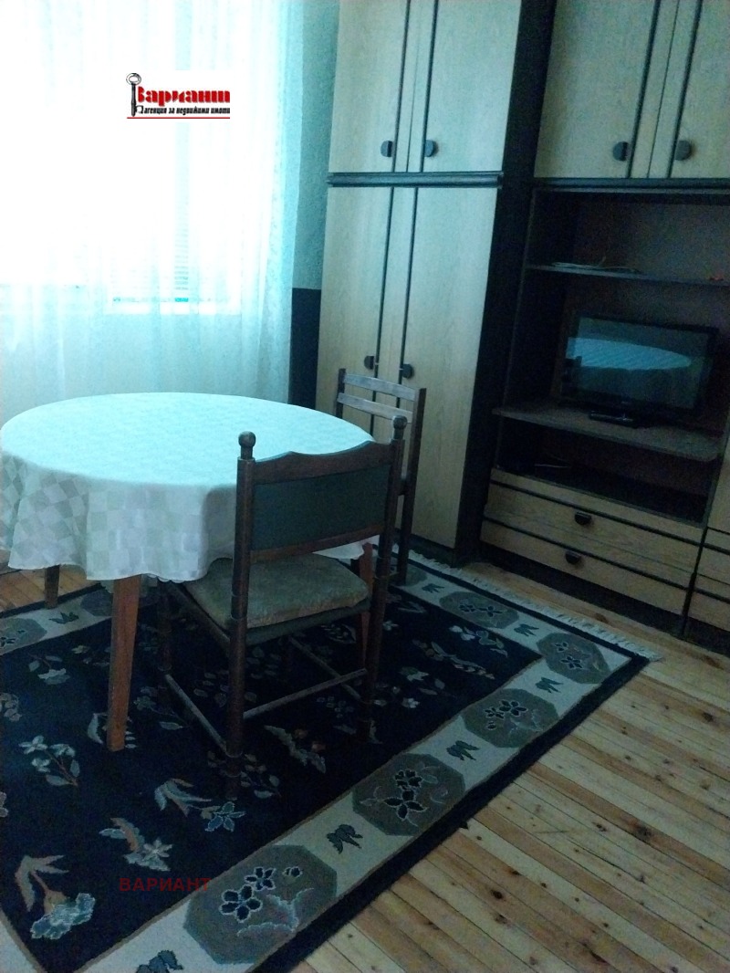 Дава под наем ЕТАЖ ОТ КЪЩА, гр. Панагюрище, област Пазарджик, снимка 2 - Етаж от къща - 52138875