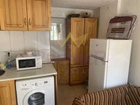 Studio Kolchozen pazar, Varna