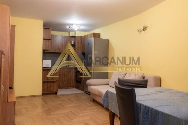 Дава под наем 3-СТАЕН, гр. Варна, Център