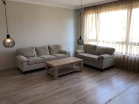 2 Schlafzimmer Sadijski, Plowdiw