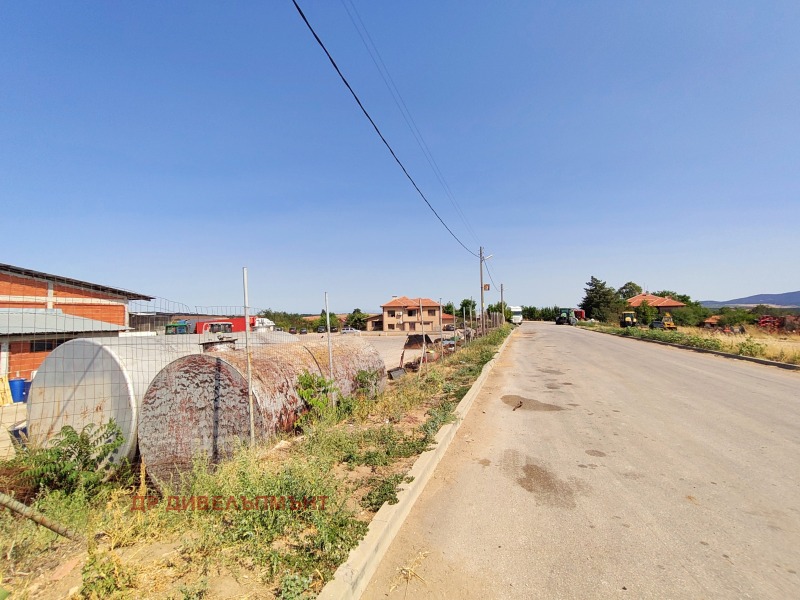 Дава под наем КЪЩА, с. Каменна река, област Хасково, снимка 2 - Къщи - 52745965