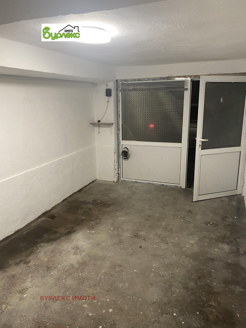 Дава под наем ГАРАЖ, ПАРКОМЯСТО, гр. Варна, Окръжна болница-Генерали, снимка 3 - Гаражи и паркоместа - 52663430