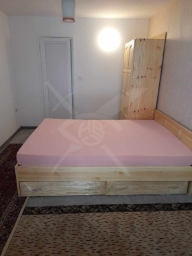 1 Schlafzimmer SchP Gara, Warna 2