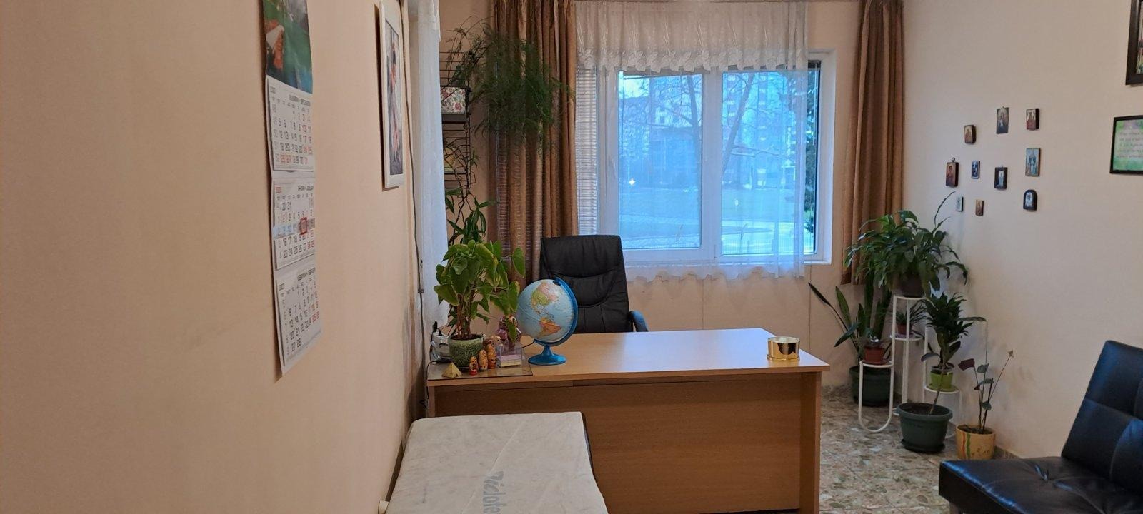 Дава под наем ОФИС, гр. Бургас, Зорница, снимка 2 - Офиси - 52660892