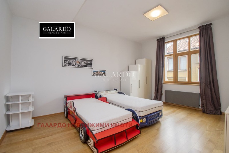 Дава под наем  4-стаен град София , Център , 230 кв.м | 80971227 - изображение [8]