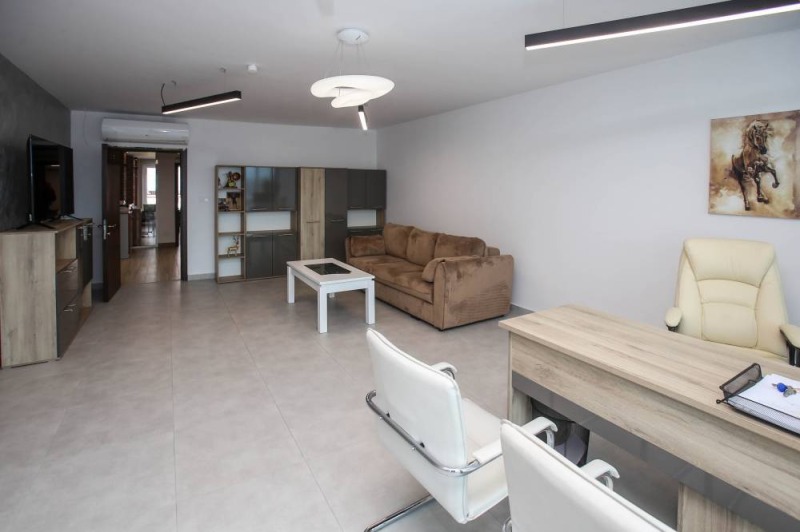 Te huur  Kantoor Sofia , Chadzji Dimitar , 180 m² | 71803320 - afbeelding [6]