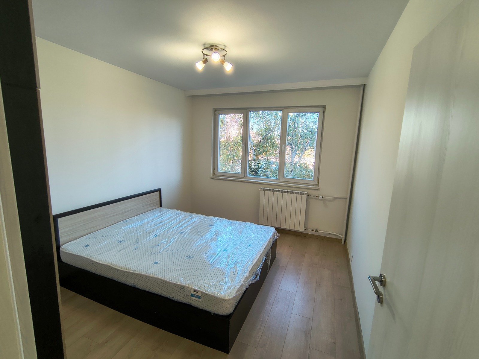 Дава под наем 3-СТАЕН, гр. София, Иван Вазов, снимка 16 - Апартаменти - 53842494