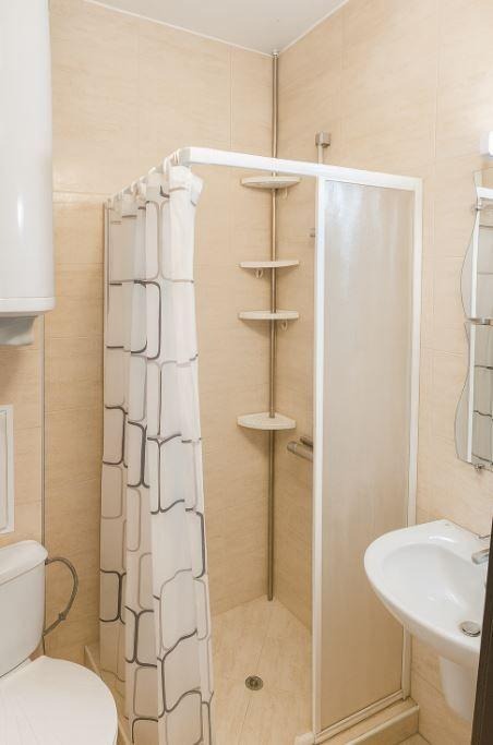 Дава под наем 1-СТАЕН, гр. Варна, Лятно кино Тракия, снимка 4 - Апартаменти - 52648991