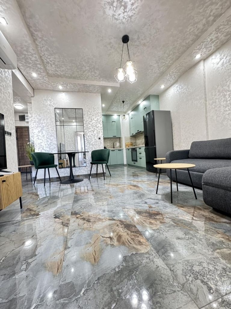 Do wynajęcia  2 sypialnie Plowdiw , Mladeżki Chalm , 100 mkw | 63820856