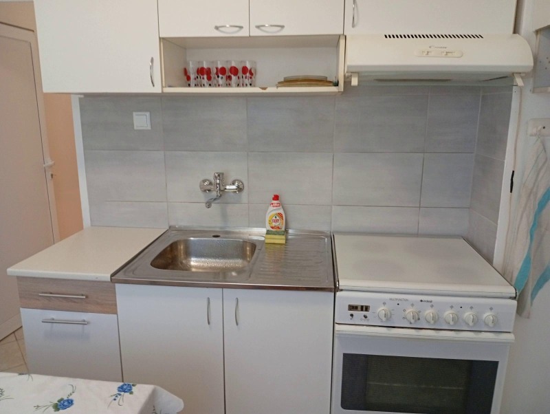 Kiadó  Stúdió Sofia , Ljulin 10 , 45 négyzetméter | 55778172 - kép [4]