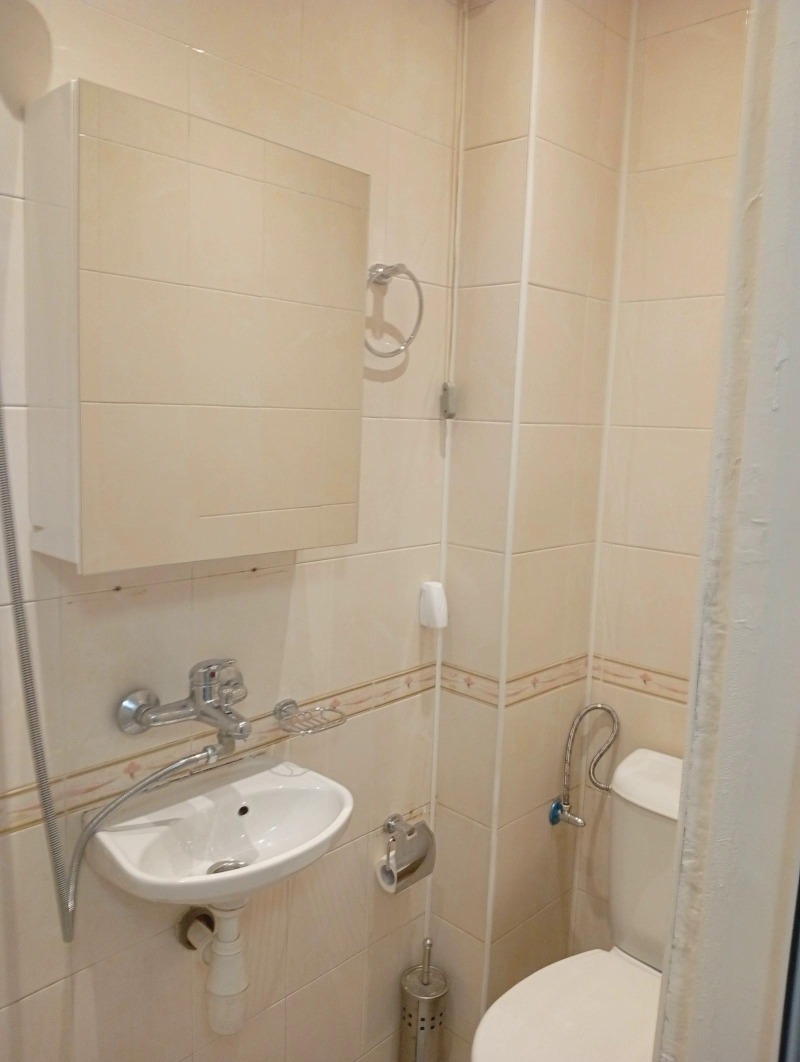 Kiadó  Stúdió Sofia , Ljulin 10 , 45 négyzetméter | 55778172 - kép [6]