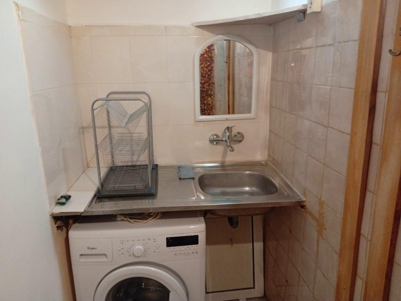Kiadó  Stúdió Sofia , Ljulin 10 , 45 négyzetméter | 55778172 - kép [5]